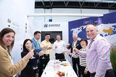 Kautex Dútslân krijt nije KBB100D-bestelling fan 'e Amerikaanske klant op K2025